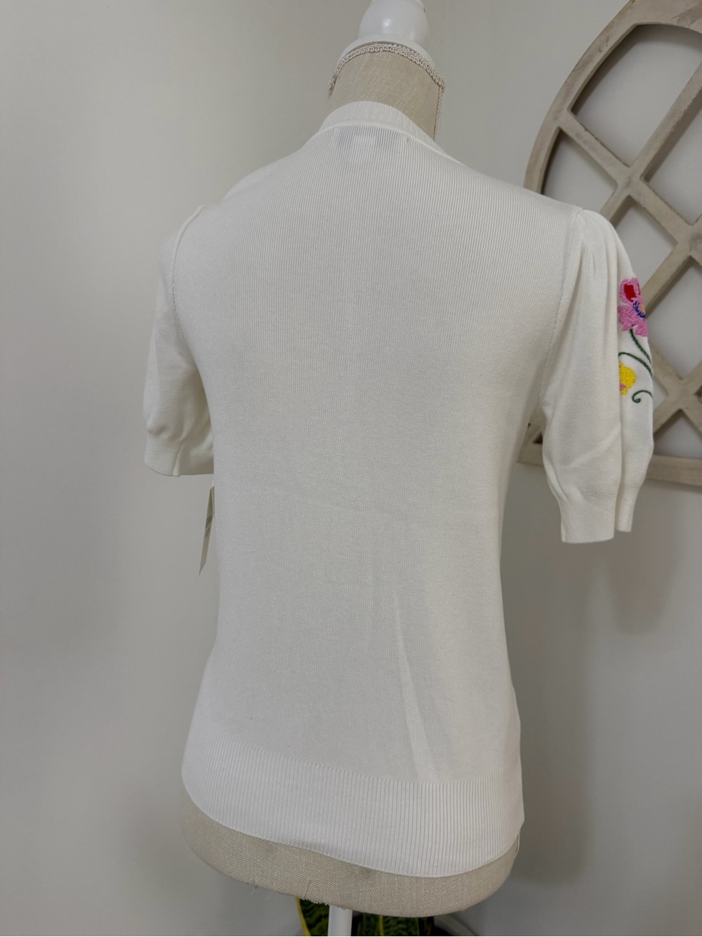 Free Assembly Embroidered Cardigan Sweater with Puff Sleeves Women’s Size Small - Picture 4 of 12